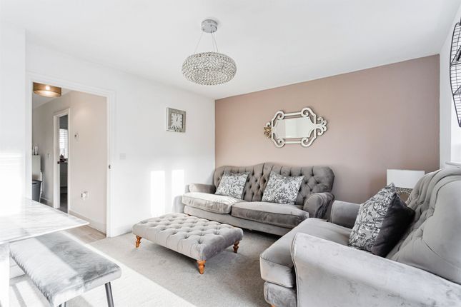 32, Blanford Avenue, Haywards Heath photo 3