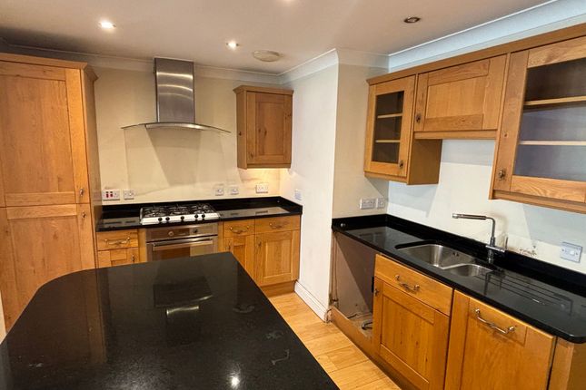 Flat 9, St. Josephs Court Carlton Place, Teignmouth photo 3