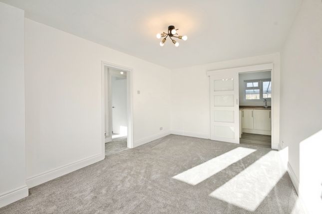 18, Moorlands Park, Somerset photo 3