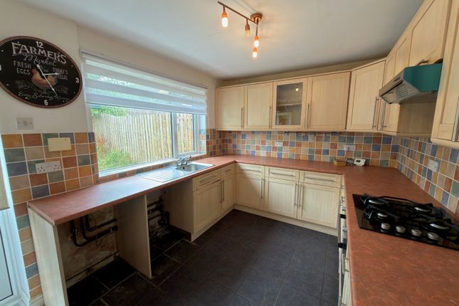 37, Bowland Avenue, Shipley photo 4