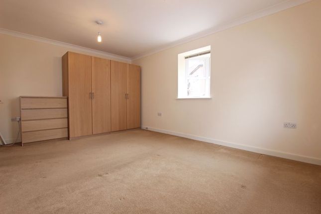 Monxton Place, Hook photo 4