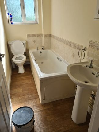 107 - Flat 1 Atkinson Court, Baden Powell Road, Chesterfield photo 4