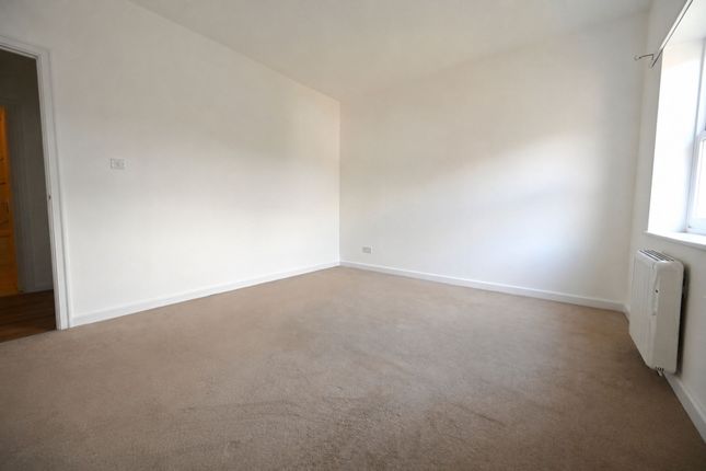 Flat 2, Woodbine Court, Bognor Regis photo 4