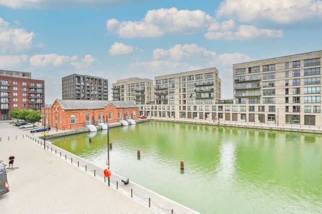 Frobisher Yard, Gallions Reach photo 4