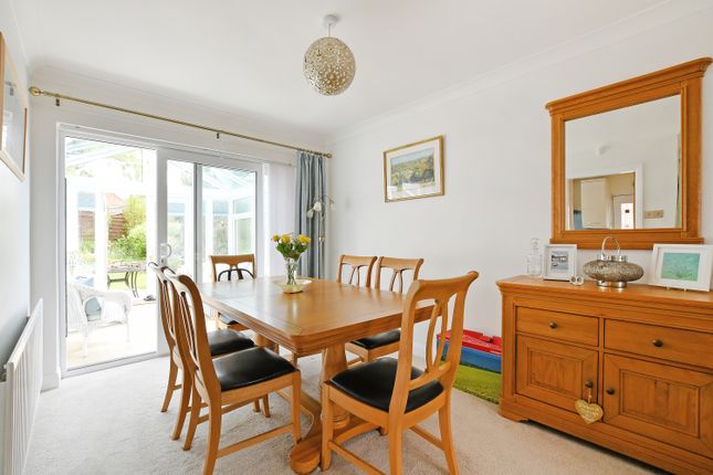 6, Barn Close, Chesterfield photo 4