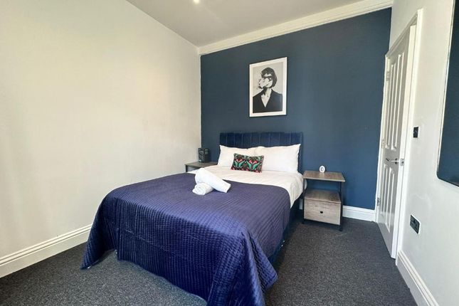 Flat to rent in Donkey Mews, Hove