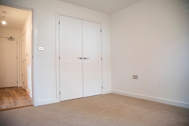 Flat to rent in Foxglove House, Winnall Manor Road, Winchester, Hampshire
