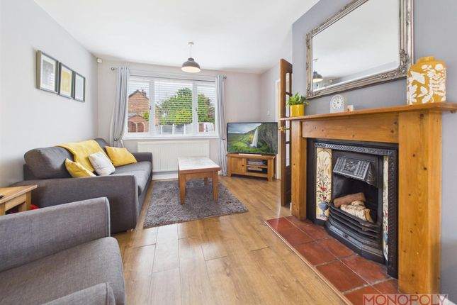 14 Chestnut Close, Wrexham photo 3
