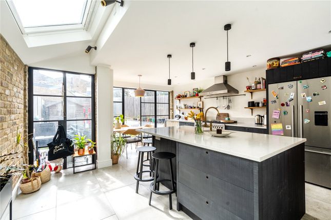 5-bed house on 59, Endymion Road, London, £1,100,000