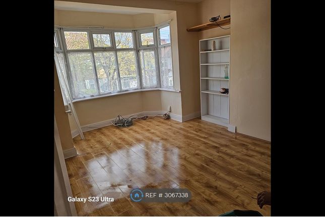 A Northolt Gardens, Greenford photo 4
