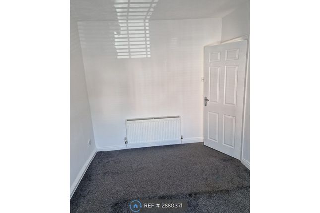 Alexandra Road, Radcliffe, Manchester photo 5