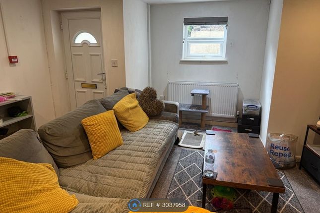 Cross Green Lane, Halton Garden Flat, Leeds photo 4