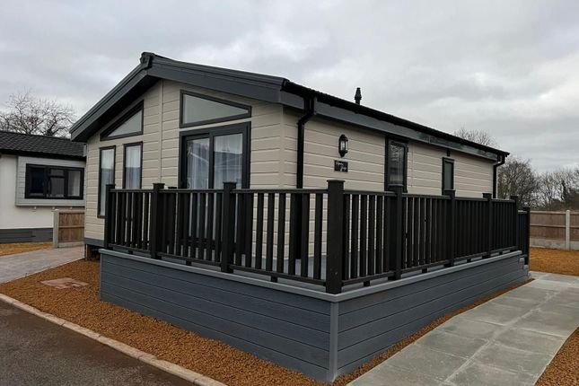 2-bed caravan on 1, Greenacres Park, Cirencester, £130,000