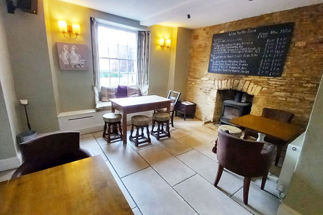 Falcon Inn , London ROad , Cirencester  photo 4