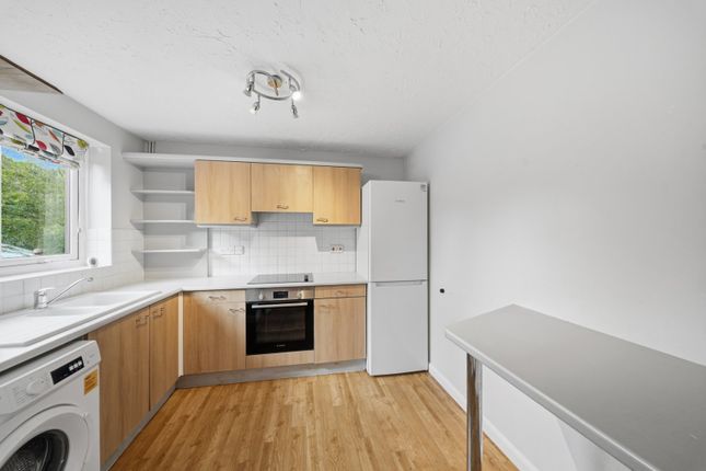 4, Deepdale Close, Nottingham photo 4