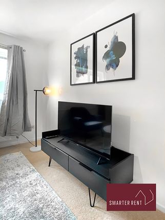 6 Shaftesbury Court, Wiltshire Drive, Wokingham photo 2