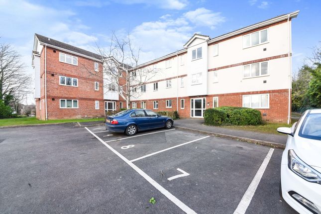 Thumbnail Flat for sale in Walled Meadow, Andover, Hampshire