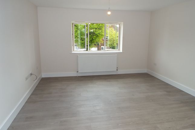 170C, Stevenage photo 4