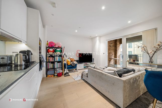 Thumbnail Flat for sale in Lismore Boulevard, Colindale Gardens