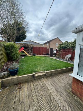Semi-detached house to rent in Osprey Walk, Luton