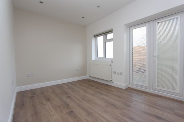 20A, Waverley Road, Harrow photo 5