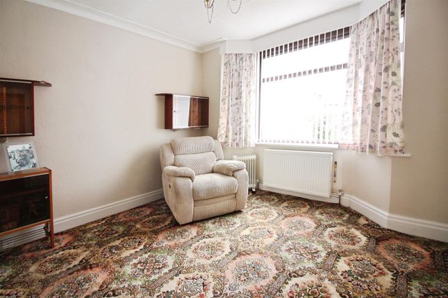 2, Dunhill Crescent, Leeds photo 3