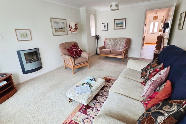 49, Oakleigh Drive, Swaffham photo 3