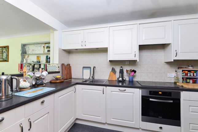 19 Chapel Fields Charterhouse Road, Godalming photo 4