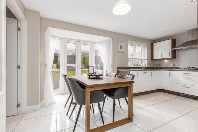 36, Clippens Drive, Burdiehouse, Edinburgh photo 4