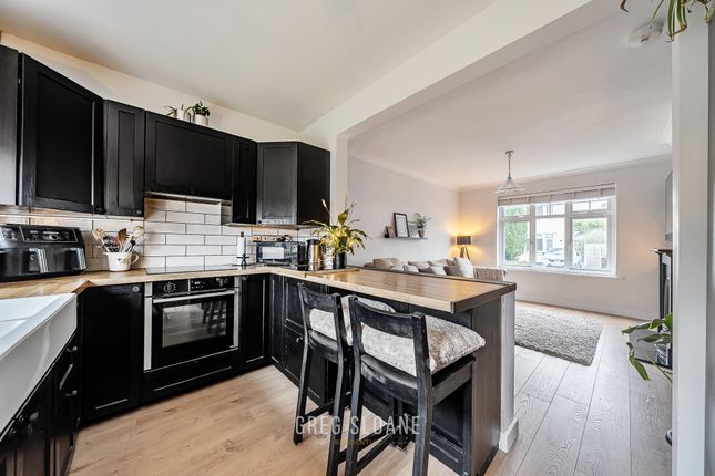 33 Copthorne Drive, Shrewsbury photo 5
