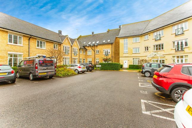1-bed flat on Flat 22, Cavendish Court, Sackville Way, Cambridge, £90,000