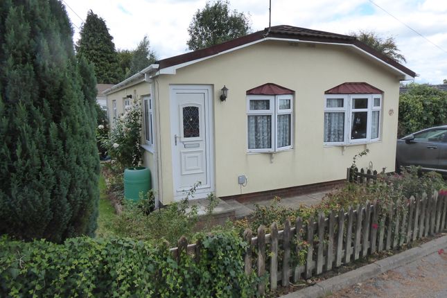 2-bed caravan on 65 Surrey Hills Avenue, Surrey Hills Park, Box Hill, Nr Dorking, £199,950