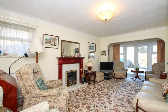 63, Grove Park, Tring photo 2