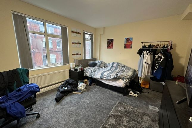Manor Drive Hyde Park, Leeds photo 3