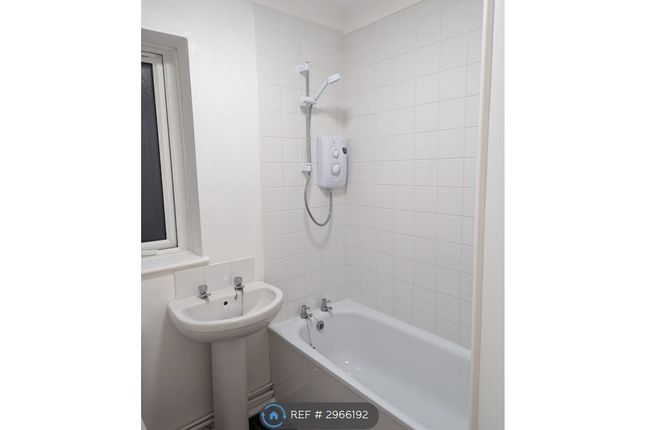 Flat, Albert Road, Poole photo 4