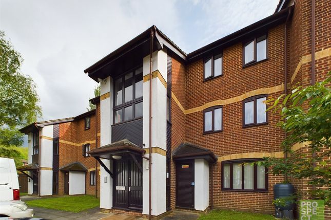 Thumbnail Flat for sale in Pennyroyal Court, Reading, Berkshire
