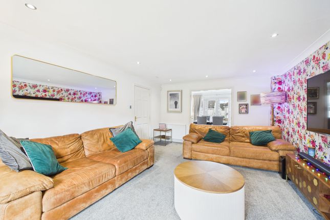 53 Sandhead Terrace, Glasgow photo 3