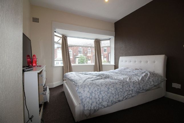 6 Edgeware Road, Blackburn photo 5