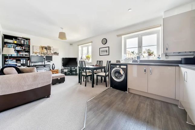 8 Grove House, Canville Rise, Westerham photo 4