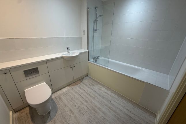 312, Peterborough photo 4