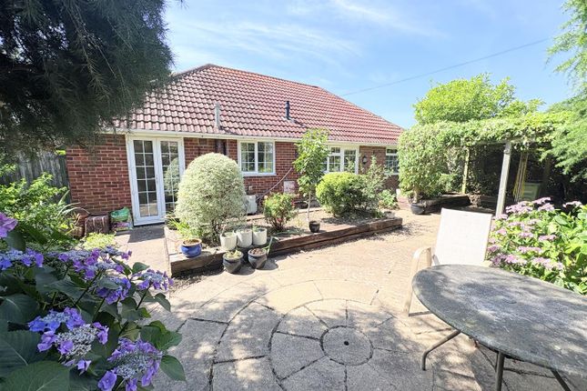 82, Mays Lane, Fareham photo 3
