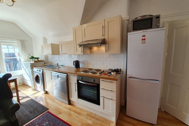 Flat C 43, Talbot Road, London photo 3