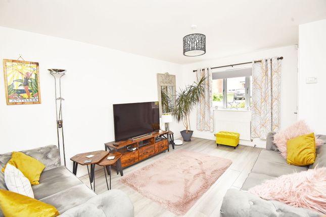 9 Grainbeck Rise, Harrogate photo 3