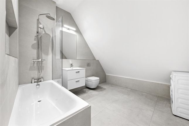 Flat 7, 15-17, Tudor Gardens, London photo 4