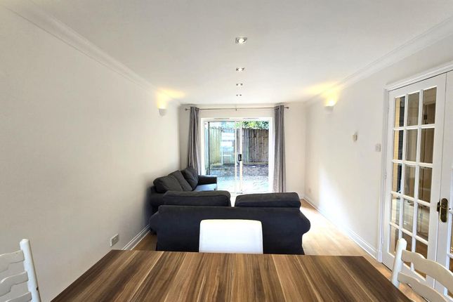 6, Pegasus Close, London photo 3