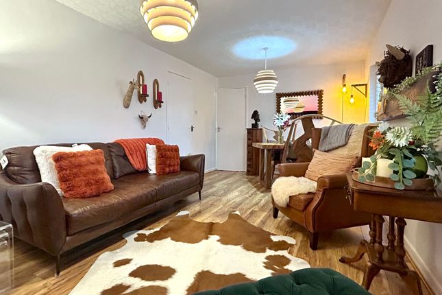 18 Twining Brook Road, Cheadle photo 3