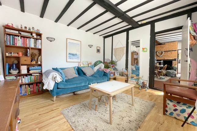 Beehive Cottage, 88, Rectory Road, Colchester photo 4