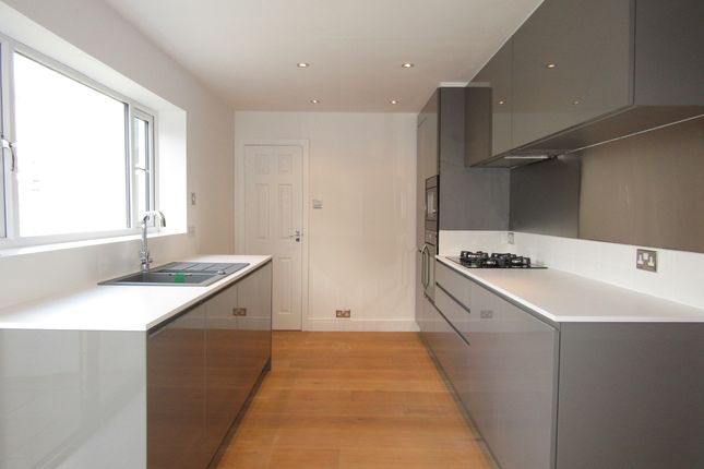 11, Milton Road, Waterlooville photo 4