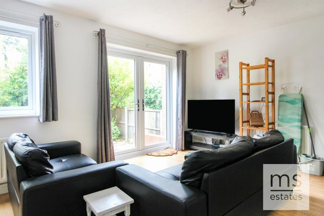 4-bed terraced on Kittiwake Mews, Nottingham, £2,600/mo