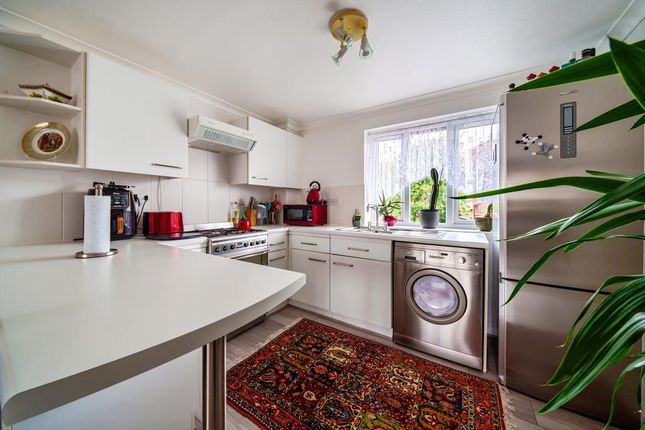 Flat for sale in Kingston Upon Thames, Greater London
